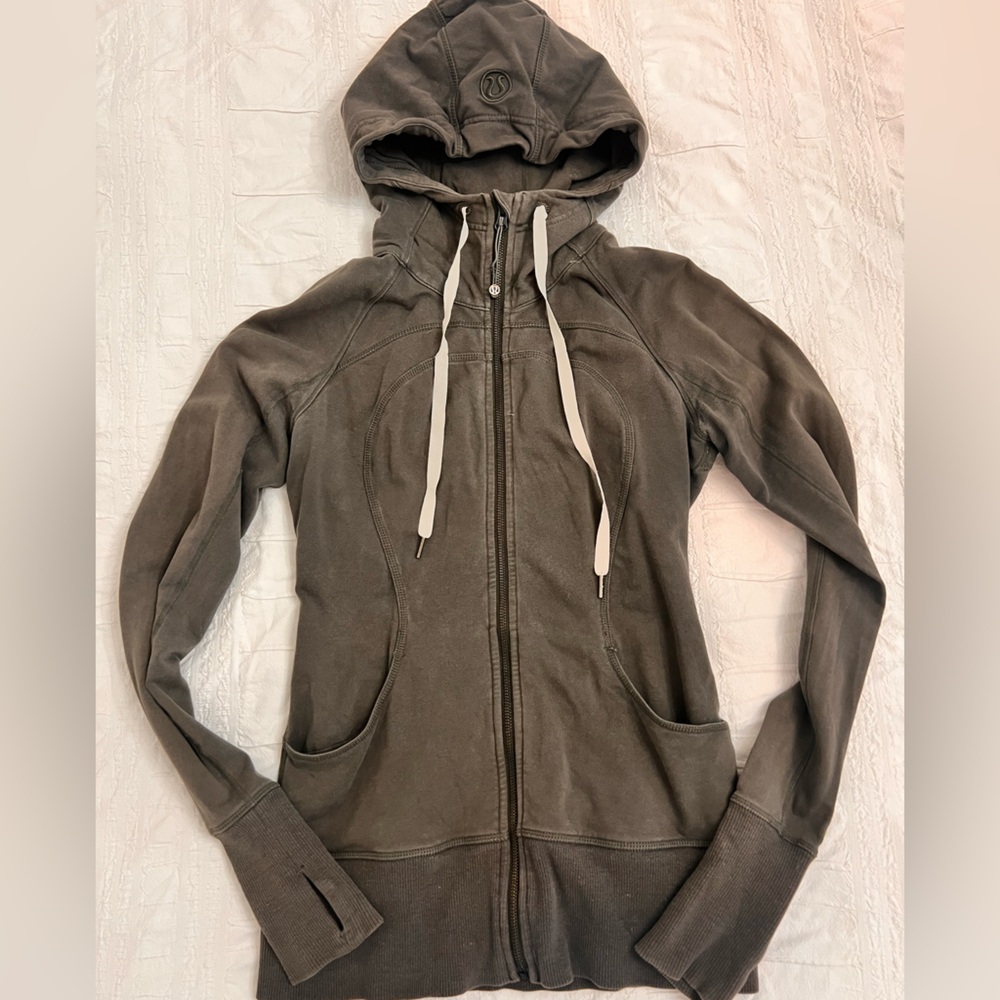 Lulu lemon long fitted zip-up with hood (size 6)